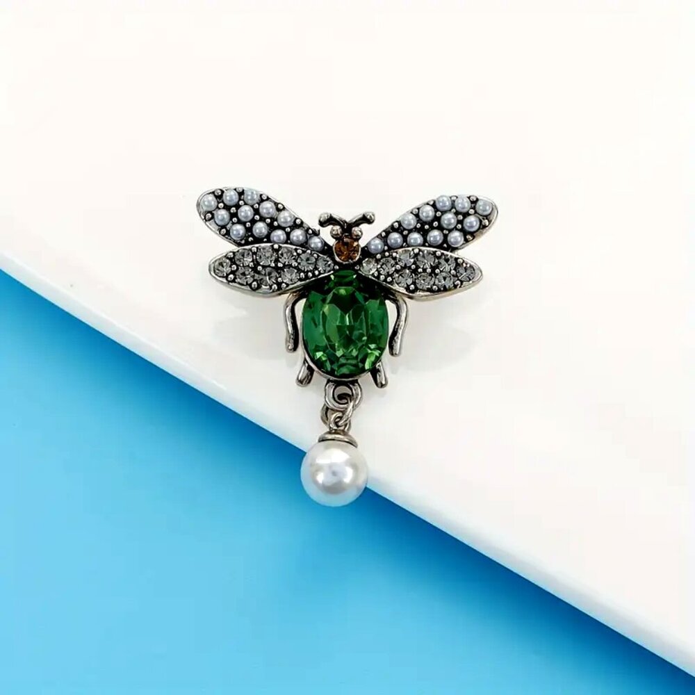 Exquisite Faux Pearl And Green Gemstone • Bee Brooch